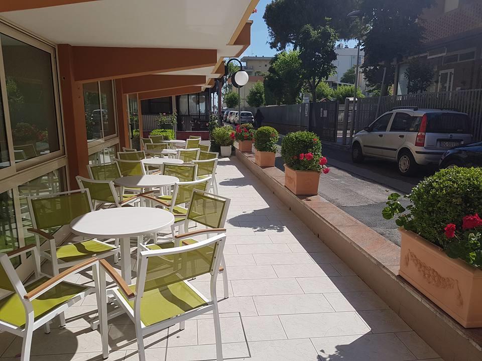 Hotel Tre Assi Римини Экстерьер фото