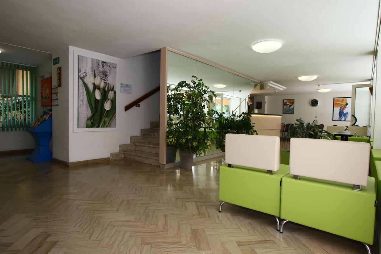 Hotel Tre Assi Римини Экстерьер фото