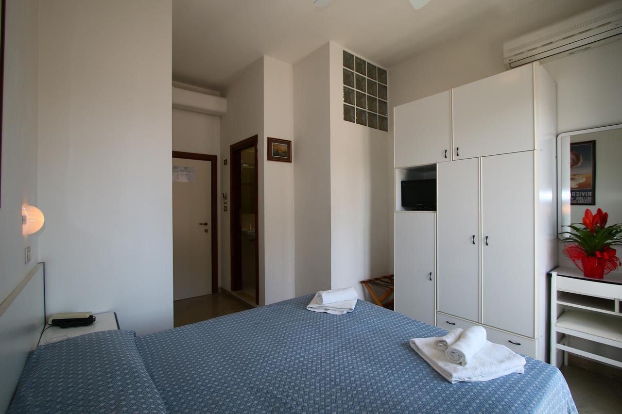 Hotel Tre Assi Римини Экстерьер фото