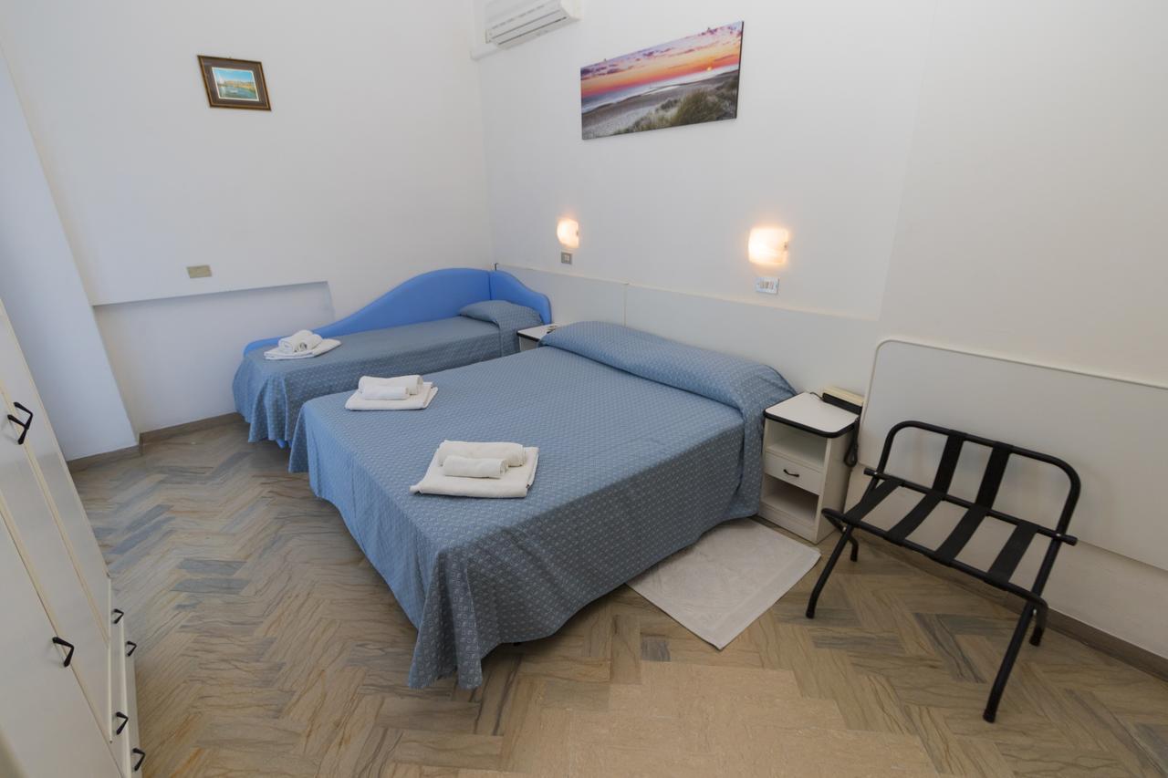 Hotel Tre Assi Римини Экстерьер фото