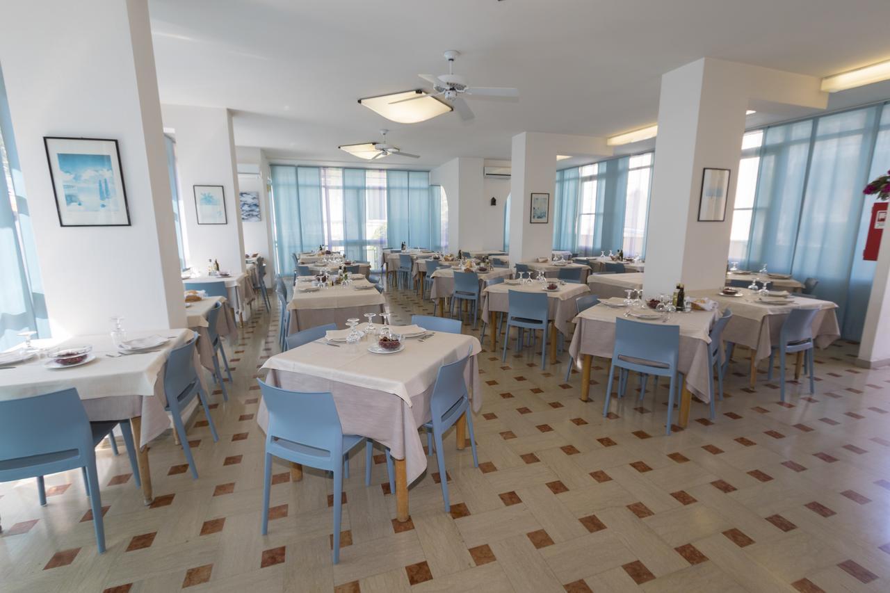 Hotel Tre Assi Римини Экстерьер фото