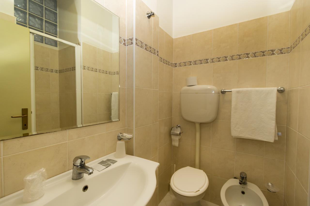 Hotel Tre Assi Римини Экстерьер фото