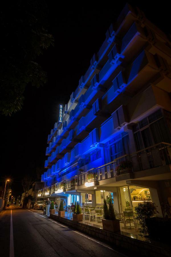Hotel Tre Assi Римини Экстерьер фото