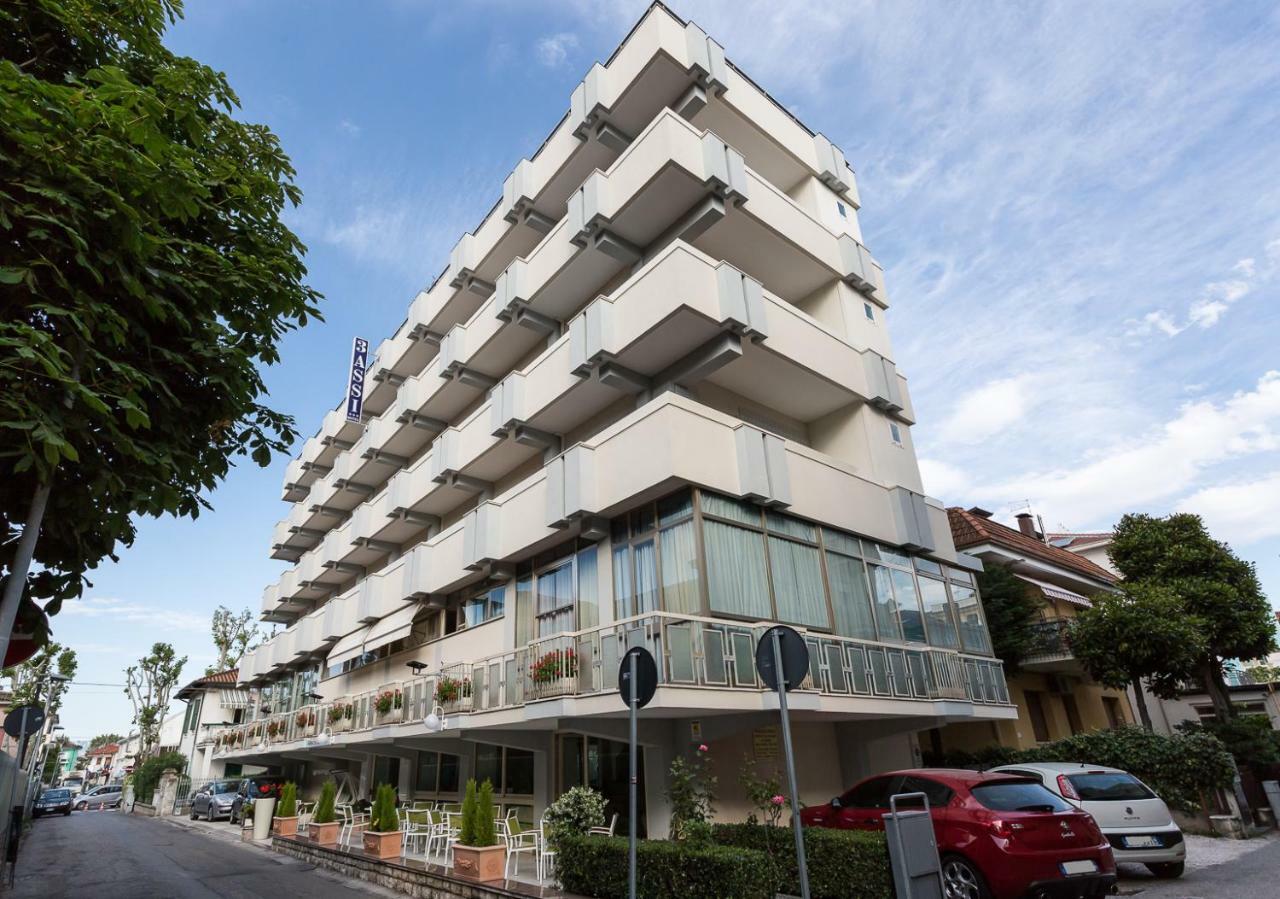 Hotel Tre Assi Римини Экстерьер фото